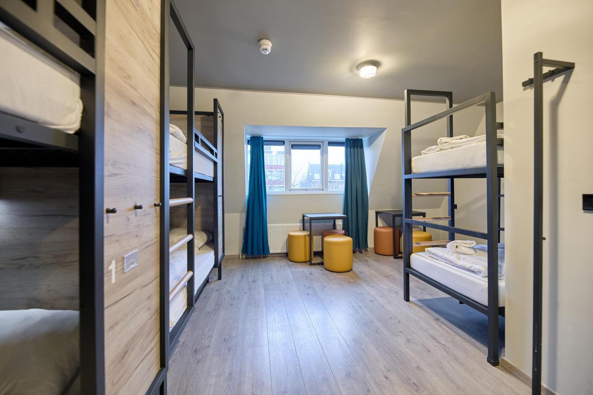 Bed 8-Bed Dormitory Room