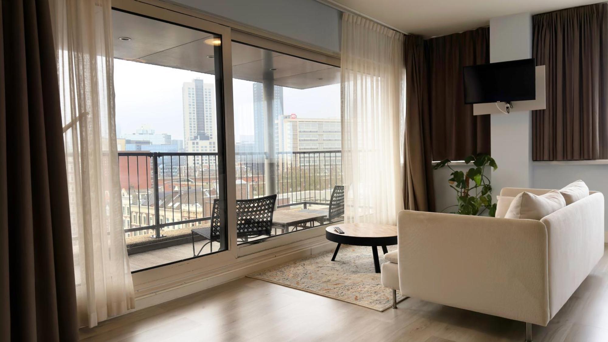 Balcony Suite,1747019019:JPEG