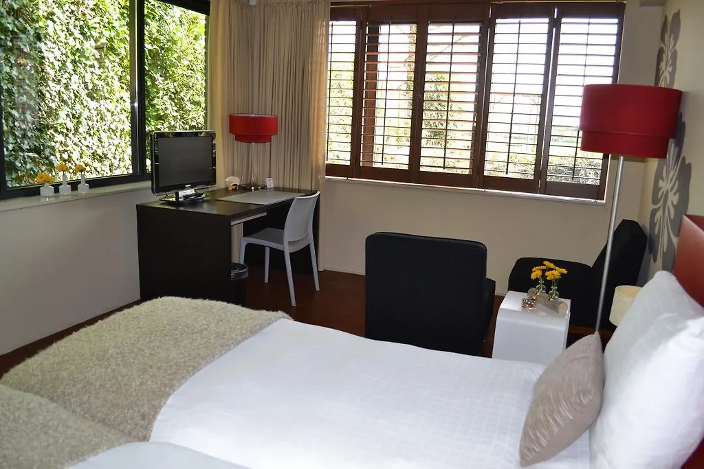 Bed & Breakfast Flowerzzz...-1